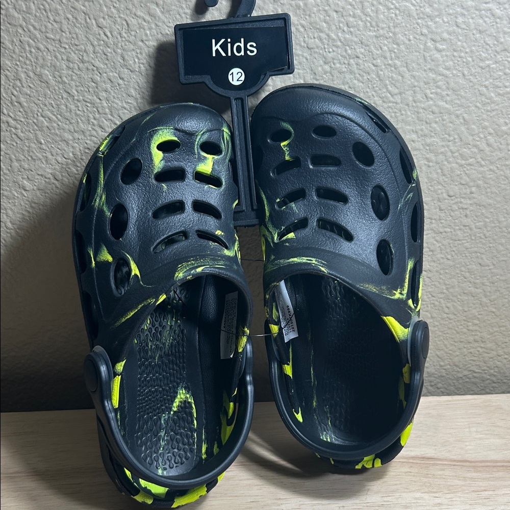 Kids Black and Yellow Clogs New